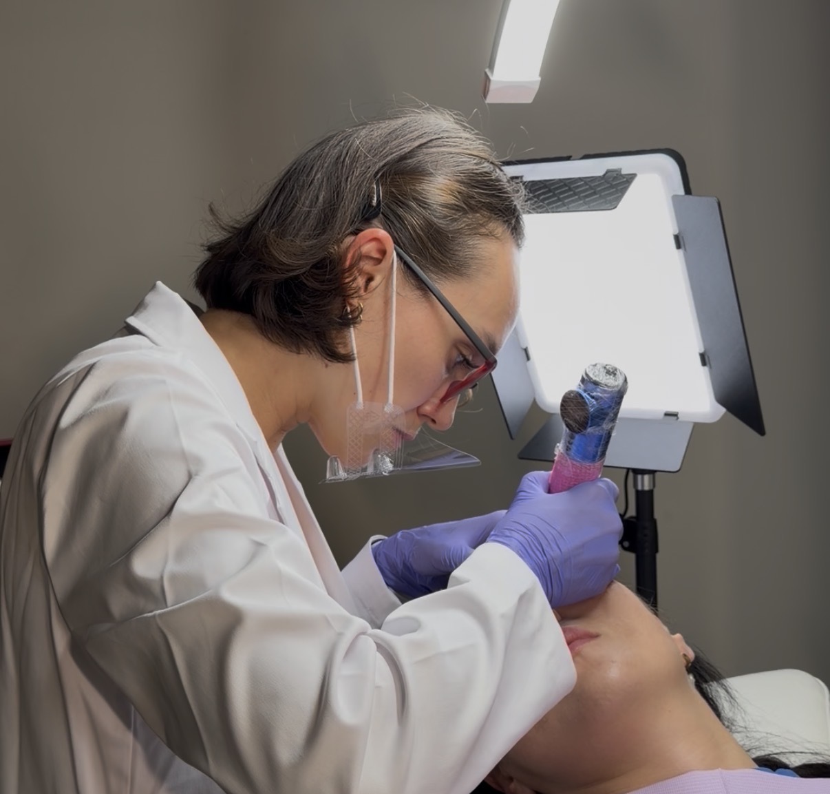 PMU by the Sea artist at work